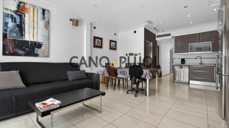 Foto 7c03a3b5-84c3-45c1-9c8d-d97b9d37082e. Casa amb calefacció aparcament a Centre Badalona