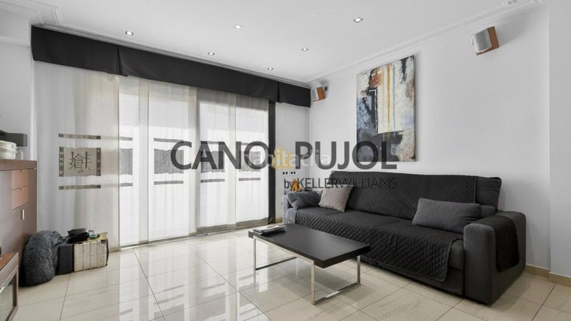 Foto c208dd32-7a98-4e61-a56e-1c9df27ade9c. Casa amb calefacció aparcament a Centre Badalona