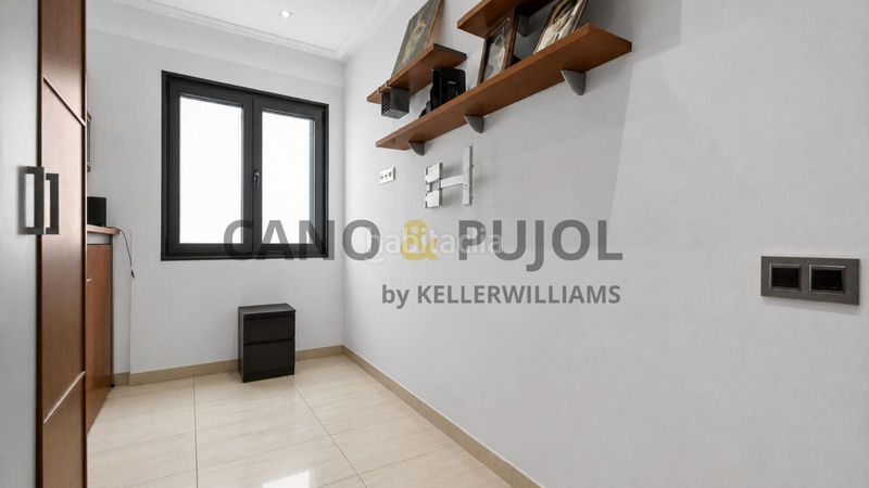 Foto c633d532-dfd9-4e77-9295-35c5609cfbc4. Casa amb calefacció aparcament a Centre Badalona