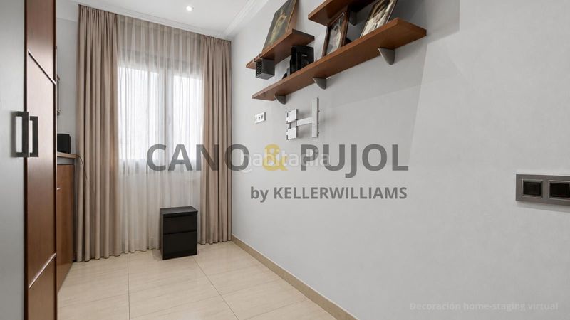 Foto f0b27f88-ce13-4ac6-9071-512e72eb2df3. Casa amb calefacció aparcament a Centre Badalona