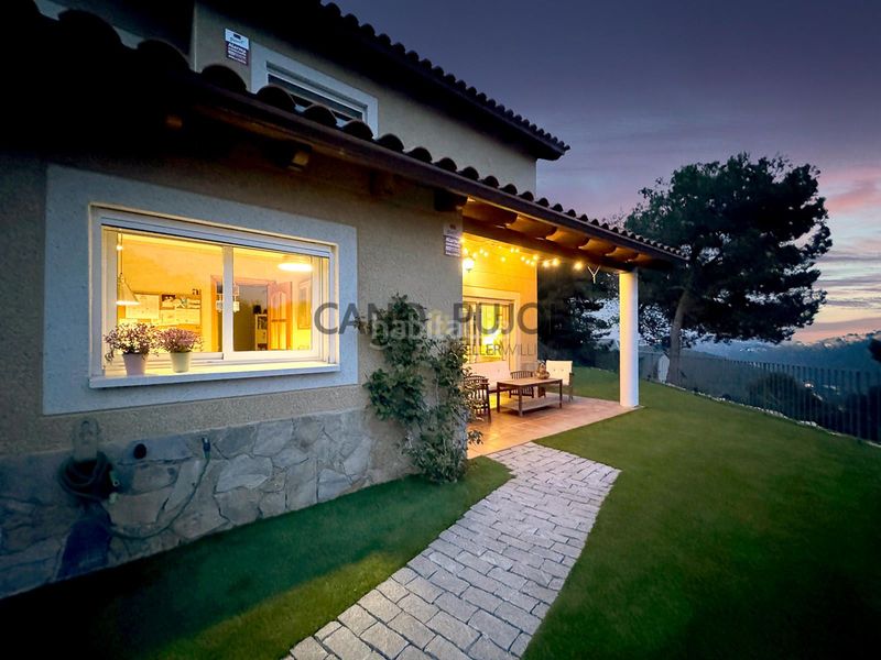 Foto 077d2561-90f5-4adc-8d89-743cce71c066. Casa amb calefacció aparcament a Corbera de Llobregat