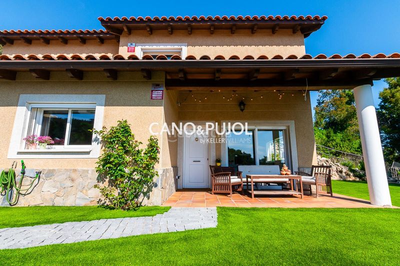 Foto 19e3661b-f42a-4fcf-bd31-af736409e457. Casa amb calefacció aparcament a Corbera de Llobregat