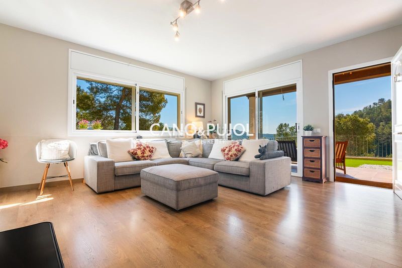 Foto 22fee19e-315f-4cc9-8ada-93a00a5046b9. Casa amb calefacció aparcament a Corbera de Llobregat