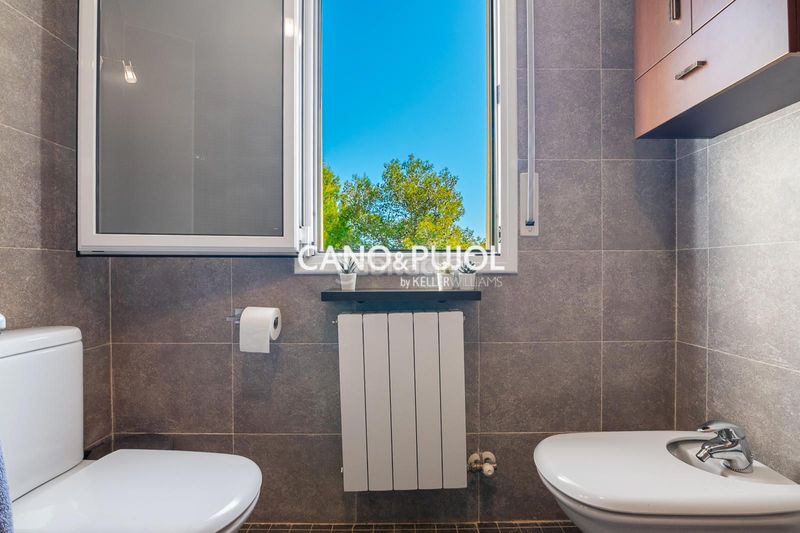 Foto 30d1e062-3f6f-427c-9942-746859333831. Casa amb calefacció aparcament a Corbera de Llobregat