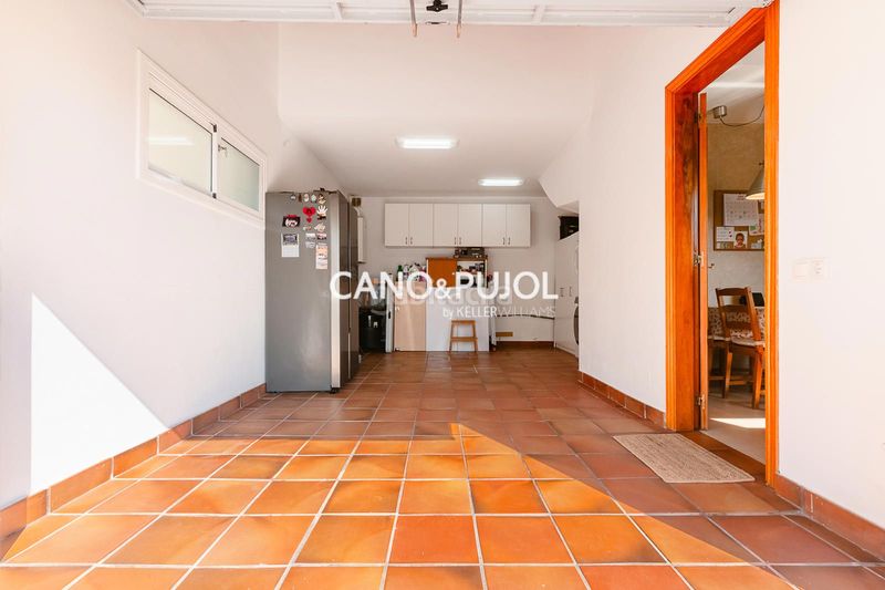 Foto 455dff82-4d05-4c0a-aed3-48c58a0e4a5f. Casa amb calefacció aparcament a Corbera de Llobregat