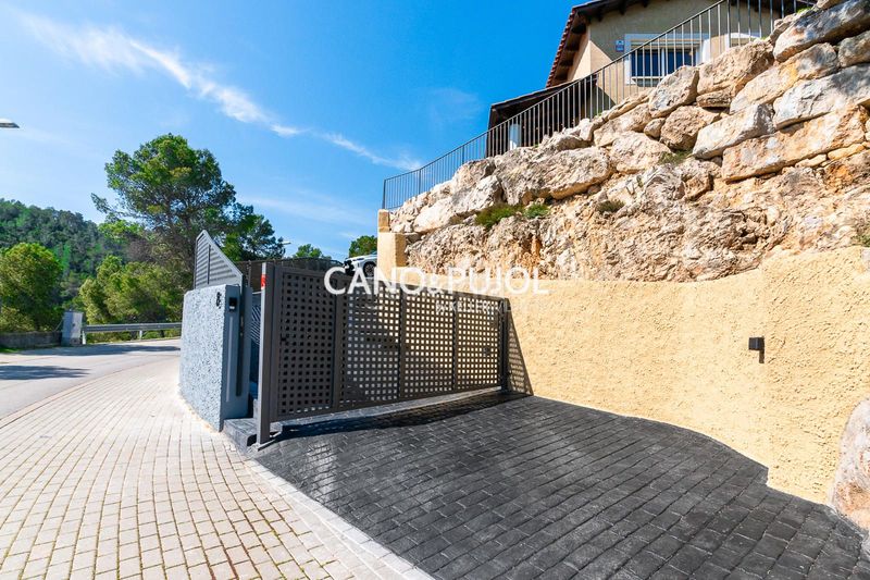 Foto 500cabcc-42cb-4b58-aec6-2773d1d8a632. Casa amb calefacció aparcament a Corbera de Llobregat