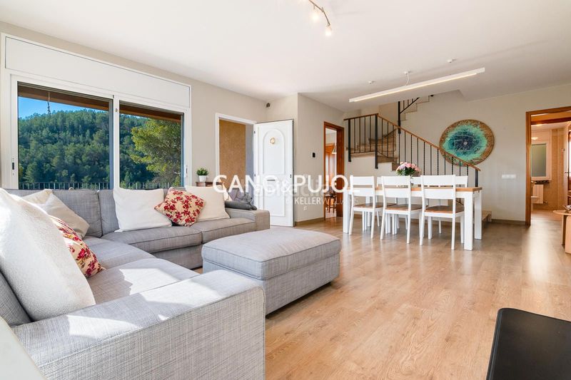 Foto 588af34a-9001-4045-b6b9-fcf0779f9878. Casa amb calefacció aparcament a Corbera de Llobregat