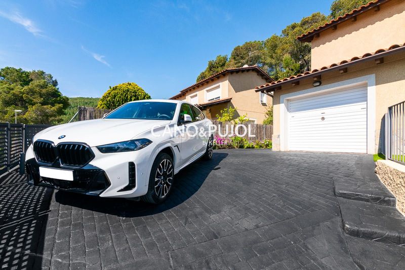 Foto 5e0defd3-b283-4dc4-b146-431192cc153b. Casa amb calefacció aparcament a Corbera de Llobregat