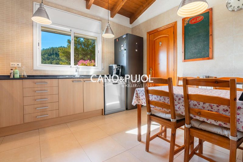 Foto 6f7be6d6-5b43-4d9a-82ef-c0e84a80075d. Casa amb calefacció aparcament a Corbera de Llobregat