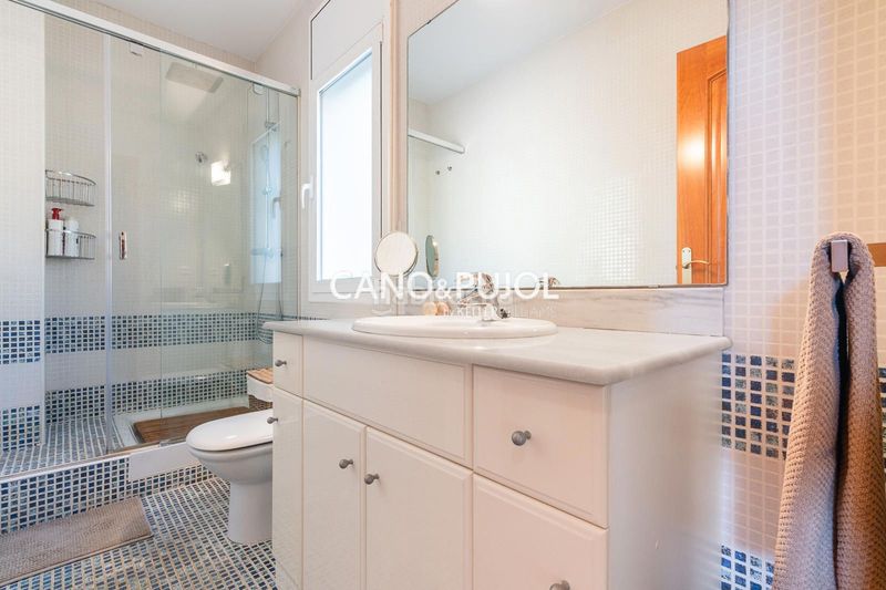 Foto 6fc5fb35-3903-400e-973e-8b68a174fb29. Casa amb calefacció aparcament a Corbera de Llobregat