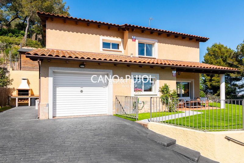 Foto 70e423bc-7064-4d8d-88a7-b52306d13406. Casa amb calefacció aparcament a Corbera de Llobregat