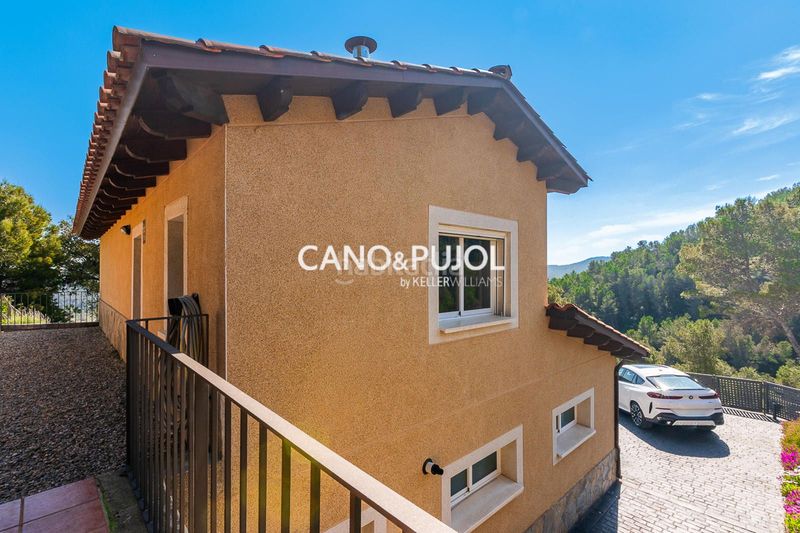 Foto 783ac0d5-b18f-4246-81e8-cc3e59a144f5. Casa amb calefacció aparcament a Corbera de Llobregat