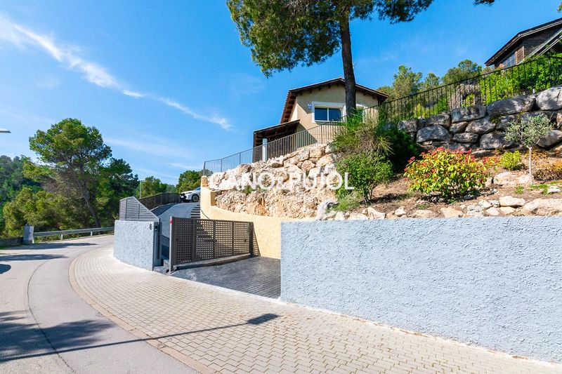 Foto 87964d5f-c432-4285-89be-af6349b227af. Casa amb calefacció aparcament a Corbera de Llobregat