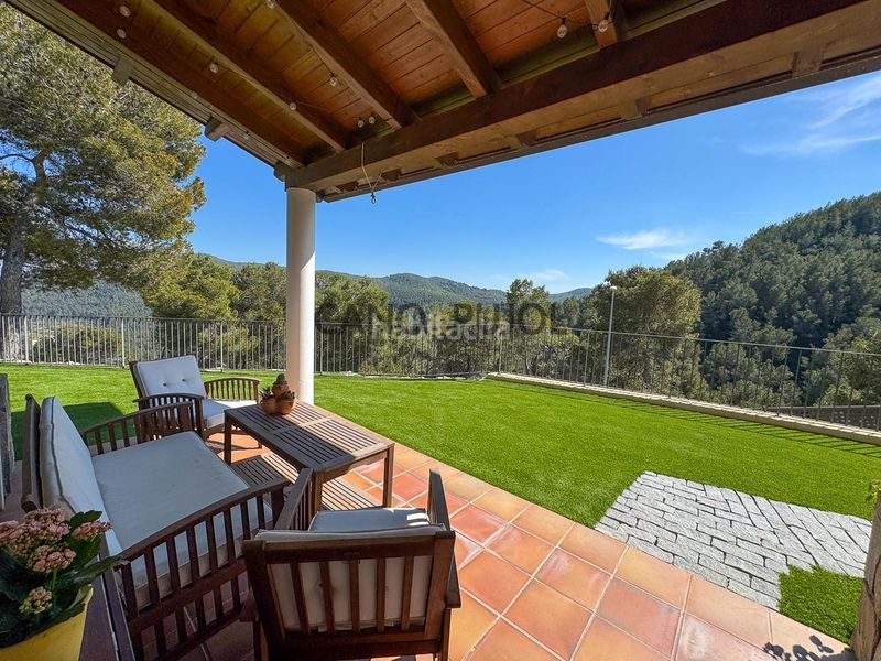 Foto 887cb3fa-6887-4c16-8eb3-60c5d6a74e19. Casa amb calefacció aparcament a Corbera de Llobregat