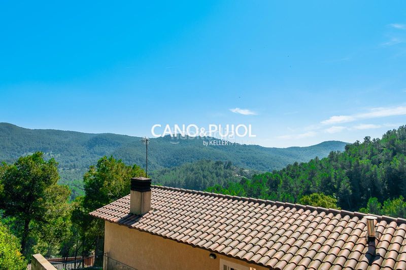 Foto bf5a7bf3-5ed4-426c-ae0b-ed28171144ce. Casa amb calefacció aparcament a Corbera de Llobregat