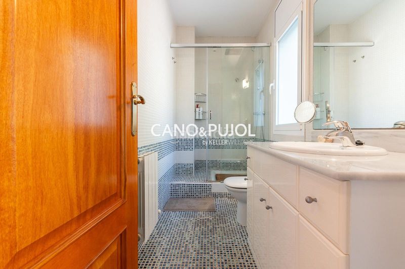 Foto bf9ccb97-3ce9-4049-99df-4620bf36e283. Casa amb calefacció aparcament a Corbera de Llobregat