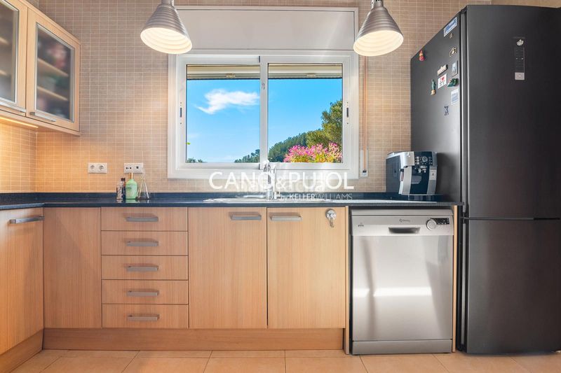 Foto c84e0446-aef2-477d-ae97-0636334f8d9f. Casa amb calefacció aparcament a Corbera de Llobregat