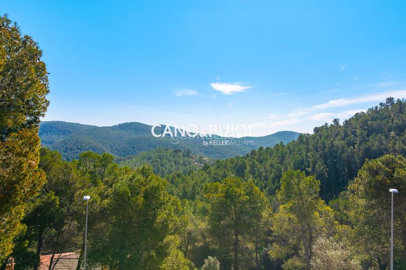 Foto d7cd3324-caa1-44b0-8ee4-332b480f51f3. Casa amb calefacció aparcament a Corbera de Llobregat