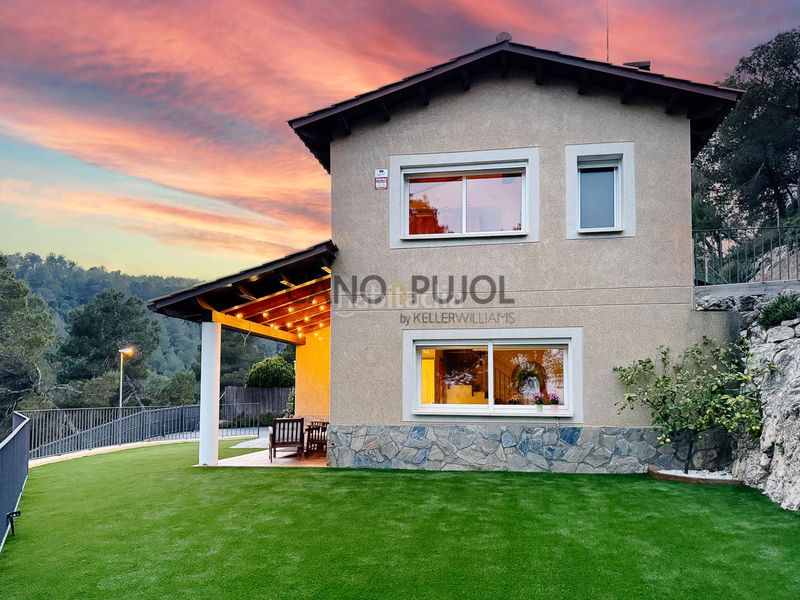 Foto e822fbe8-e239-4600-9a5c-542ca2bbb9ce. Casa amb calefacció aparcament a Corbera de Llobregat