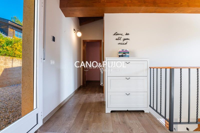 Foto ea2f37fe-427f-4157-a480-e826ee72c048. Casa amb calefacció aparcament a Corbera de Llobregat