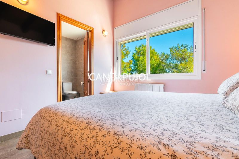 Foto ef5e11fe-99d3-478b-9684-0b3fdc171417. Casa amb calefacció aparcament a Corbera de Llobregat