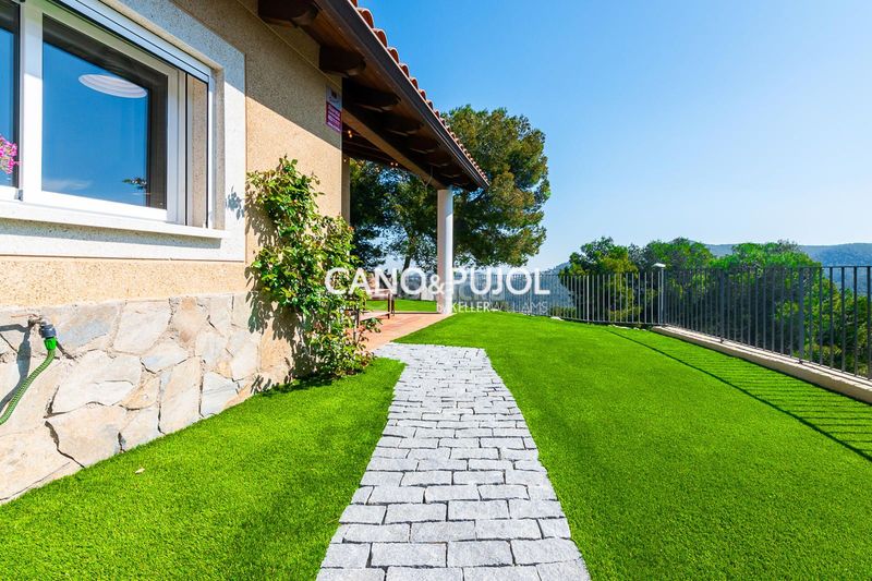 Foto f595c434-8b99-4855-98e9-8ee66f0f0ceb. Casa amb calefacció aparcament a Corbera de Llobregat