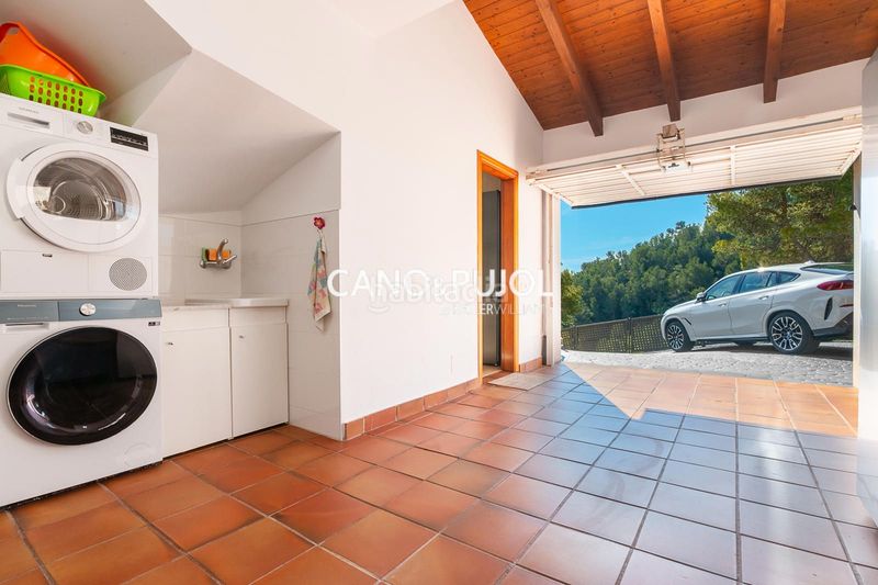 Foto f6360f08-3c37-47f6-8f59-b97adc0a669e. Casa amb calefacció aparcament a Corbera de Llobregat