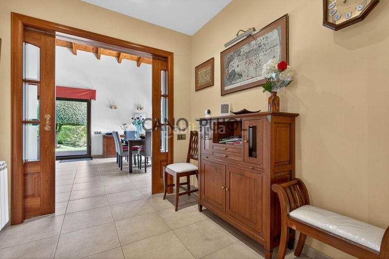 Foto 1235f6ab-1fb3-4b07-be04-90faba931c44. Casa amb calefacció piscina a Corbera de Llobregat