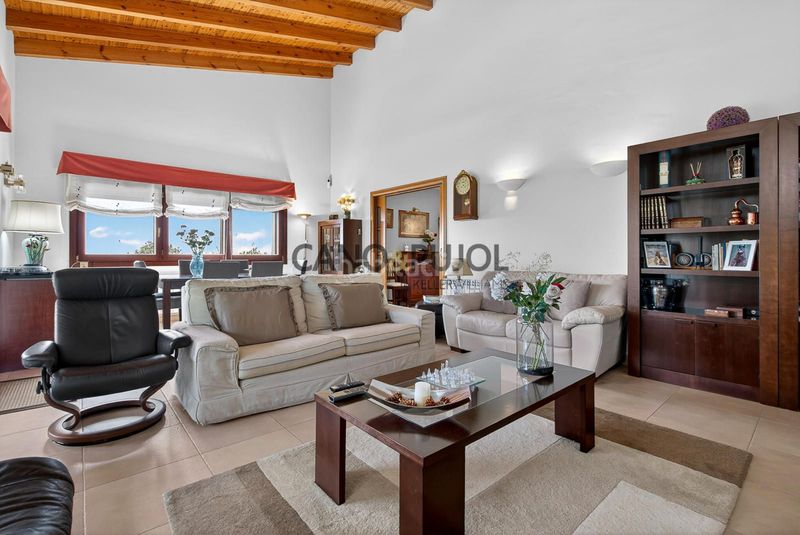 Foto 1d7a2ca6-3efa-40b1-a113-683de848a9f8. Casa amb calefacció piscina a Corbera de Llobregat