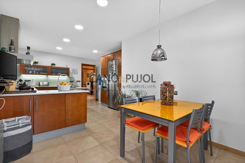 Foto 462300ce-8919-4440-9eb9-3493d79a8a05. Casa amb calefacció piscina a Corbera de Llobregat