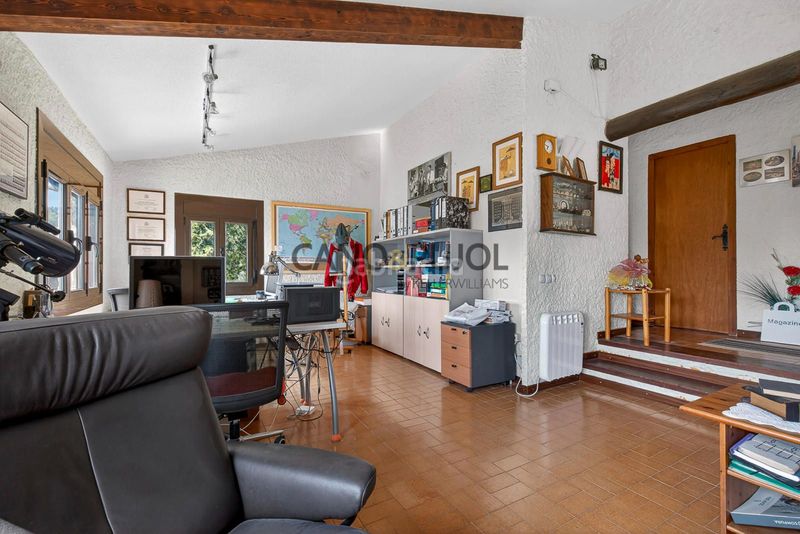 Foto 55ac1f28-53bc-4371-aee7-2edcf39cb5df. Casa amb calefacció piscina a Corbera de Llobregat