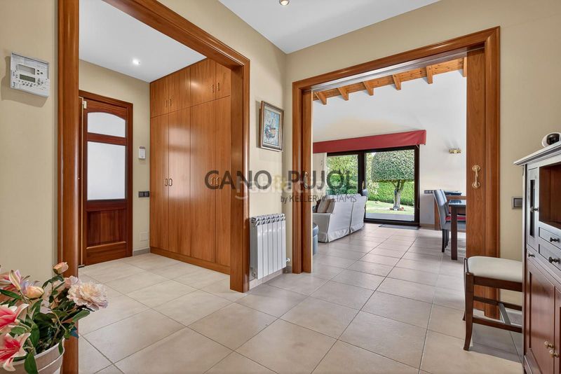 Foto 6e42ad16-7325-4b85-9716-4430764d27f1. Casa amb calefacció piscina a Corbera de Llobregat