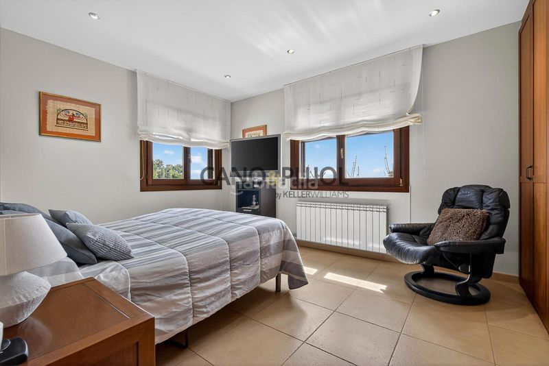 Foto 734b13bc-3708-47e0-a7a0-988548d1424a. Casa amb calefacció piscina a Corbera de Llobregat