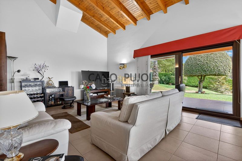 Foto 8422502d-d655-4d13-9313-8d89a902962c. Casa amb calefacció piscina a Corbera de Llobregat