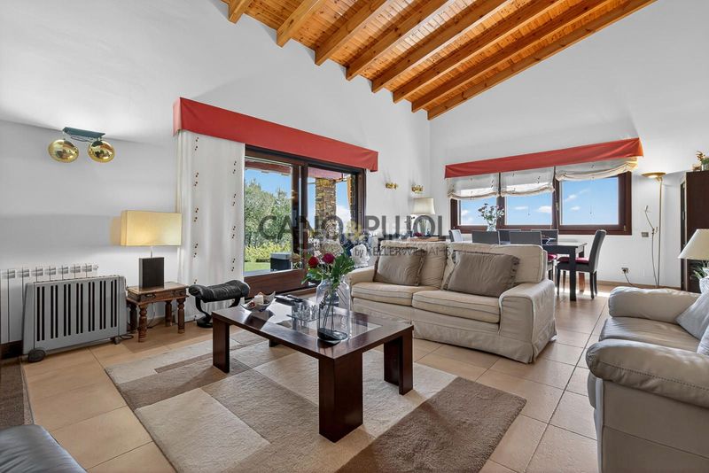 Foto a86119e2-ce34-4bd3-8ec5-650dcbe6f427. Casa amb calefacció piscina a Corbera de Llobregat