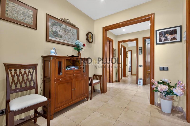 Foto befdf983-8ae3-4653-94bb-6825946ce6c1. Casa amb calefacció piscina a Corbera de Llobregat