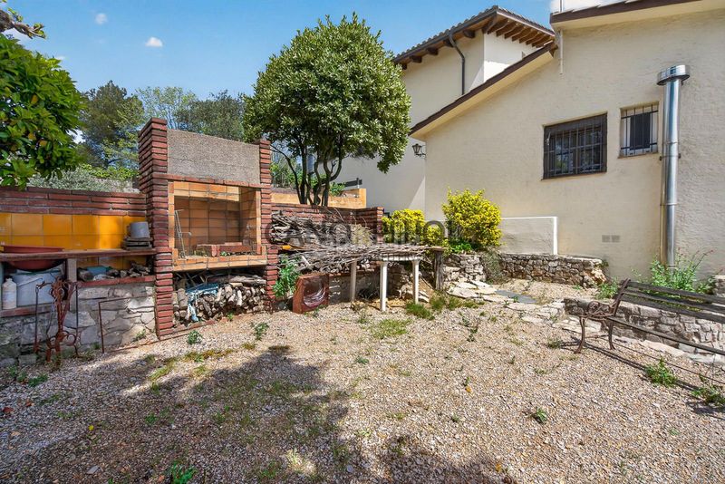 Foto c552998f-64a1-460f-8343-4d71898fa2f5. Casa amb calefacció piscina a Corbera de Llobregat