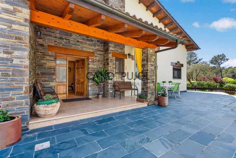 Foto d9c0e357-d16b-44d6-8f96-0c4306fbf64f. Casa amb calefacció piscina a Corbera de Llobregat