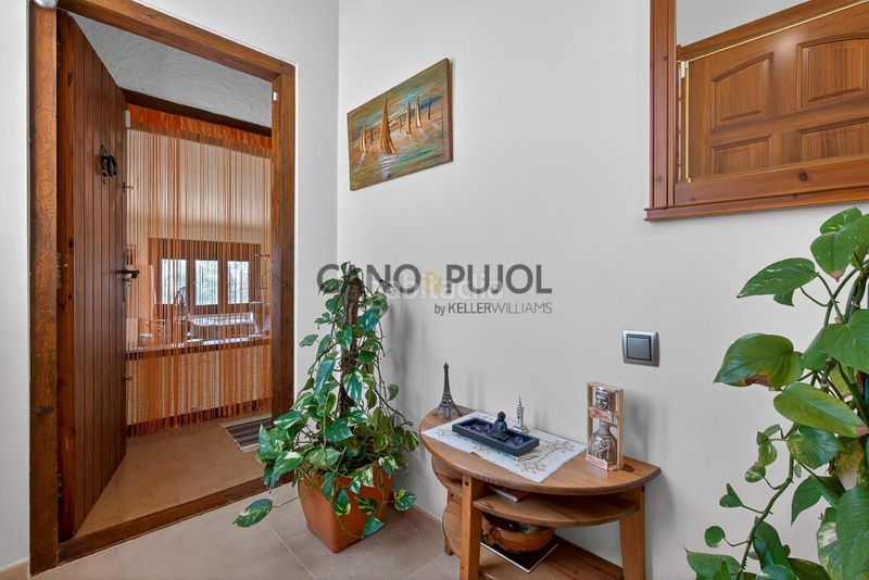 Foto f3a44539-a65f-4979-8b96-57eb49e88894. Casa amb calefacció piscina a Corbera de Llobregat