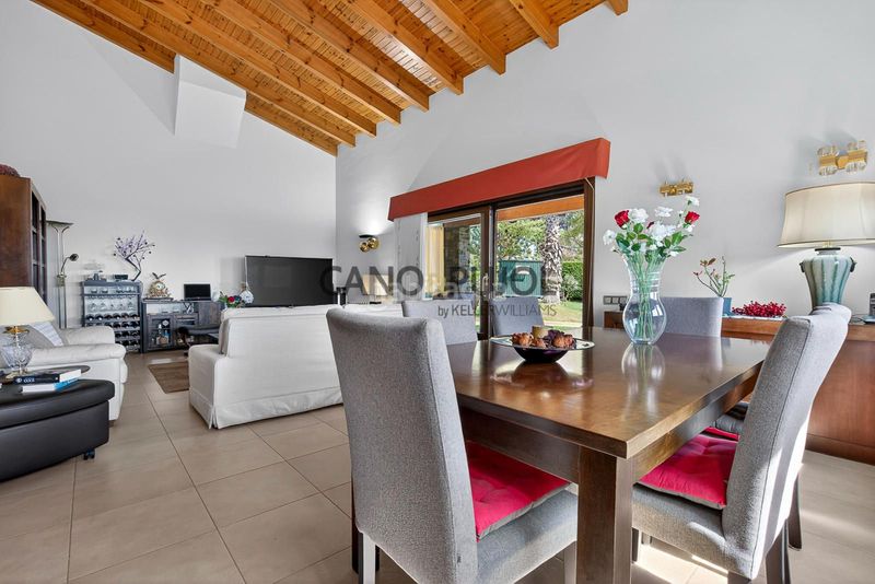 Foto fbc4500e-4470-47bd-b270-c99ac4ba5856. Casa amb calefacció piscina a Corbera de Llobregat