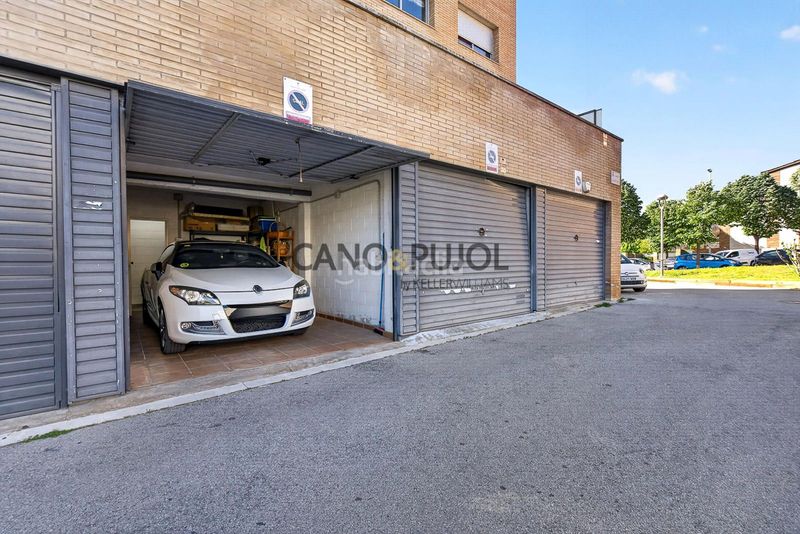 Foto 3fc71b31-9945-4a5a-99ec-f641c7e2ca2d. Pis amb calefacció aparcament a Mercat Rubí