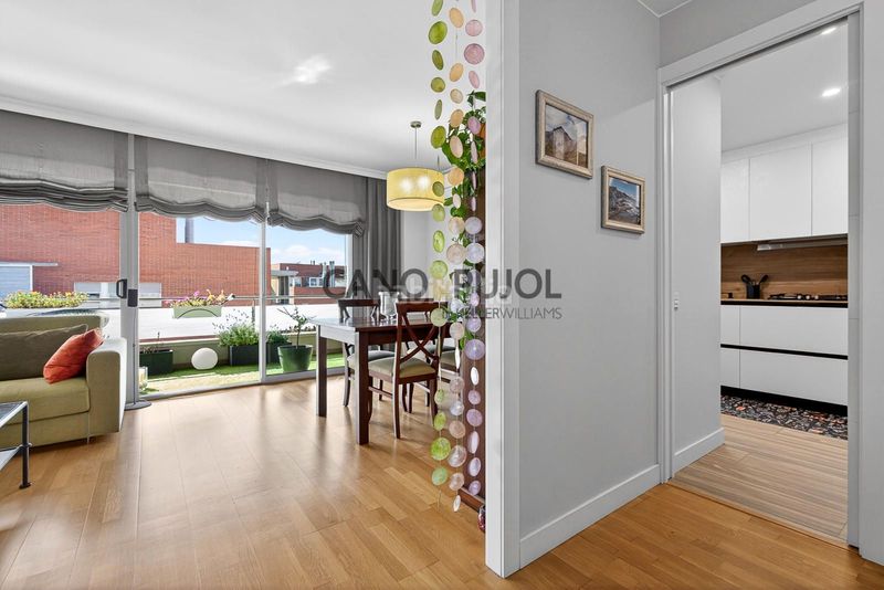 Foto e128422f-0692-4803-a905-d59491078e71. Pis amb calefacció aparcament a Mercat Rubí