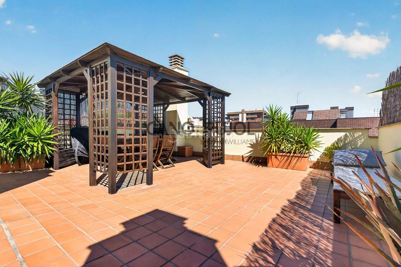 Foto 65454b6d-bd96-4a90-8358-cfebd05e99c7. Pis amb calefacció aparcament piscina a Les Arenes - La Grípia - Can Montllor Terrassa