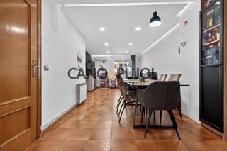 Casa adossada  Alfons xiii. Casa  en la zona  parets del vall�s