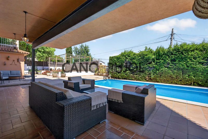 Foto 08b85e9f-4feb-499d-93a1-d49877d0e382. Casa amb calefacció aparcament piscina a Caldes de Montbui