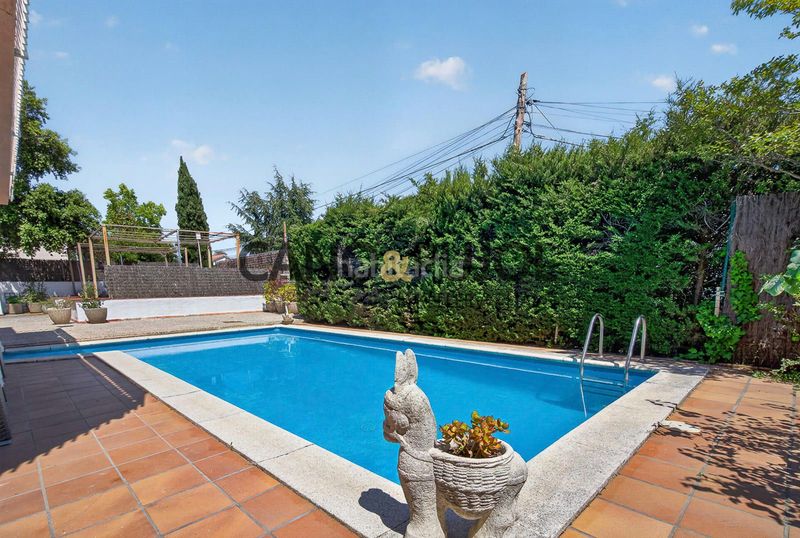 Foto 2f1761bd-e111-494e-b3aa-08389a91d1a5. Casa amb calefacció aparcament piscina a Caldes de Montbui