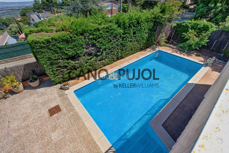 Foto 40ef75c5-b62a-4f0d-be89-892a91b41db2. Casa amb calefacció aparcament piscina a Caldes de Montbui