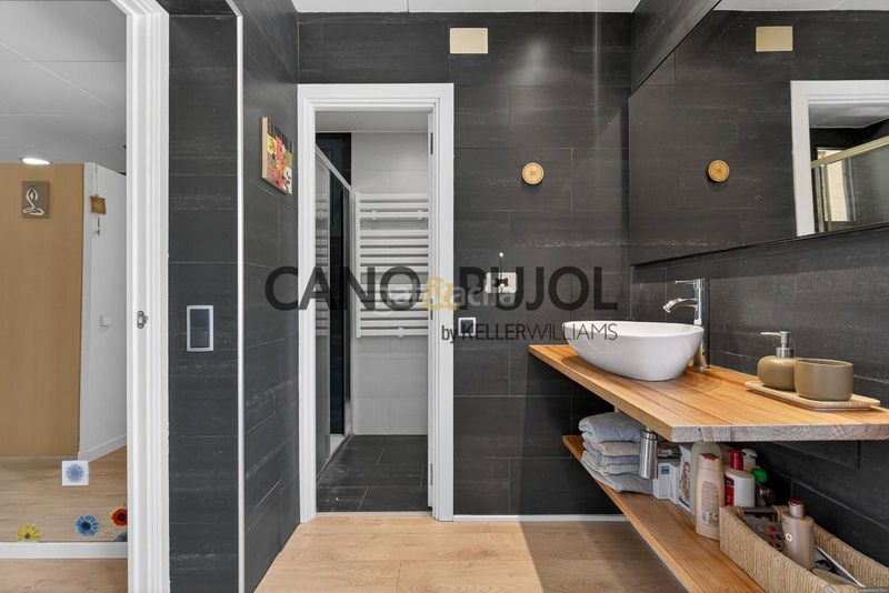 Foto b6531dba-ce66-44f6-82b4-821b9b5084b8. Casa amb calefacció aparcament piscina a Caldes de Montbui
