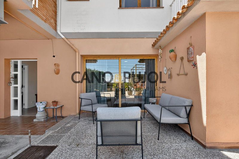 Foto ba12e296-0ee2-4f64-bf17-12c5028c1a1d. Casa amb calefacció aparcament piscina a Caldes de Montbui