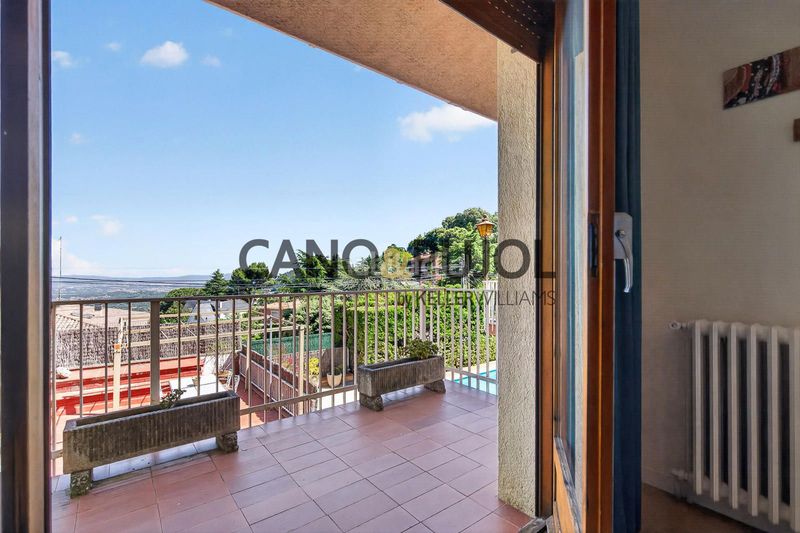 Foto e1f0668f-95e2-4429-a74b-1848876e1372. Casa amb calefacció aparcament piscina a Caldes de Montbui